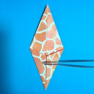 折り紙1枚「キリン」立体の折り方 6-2
